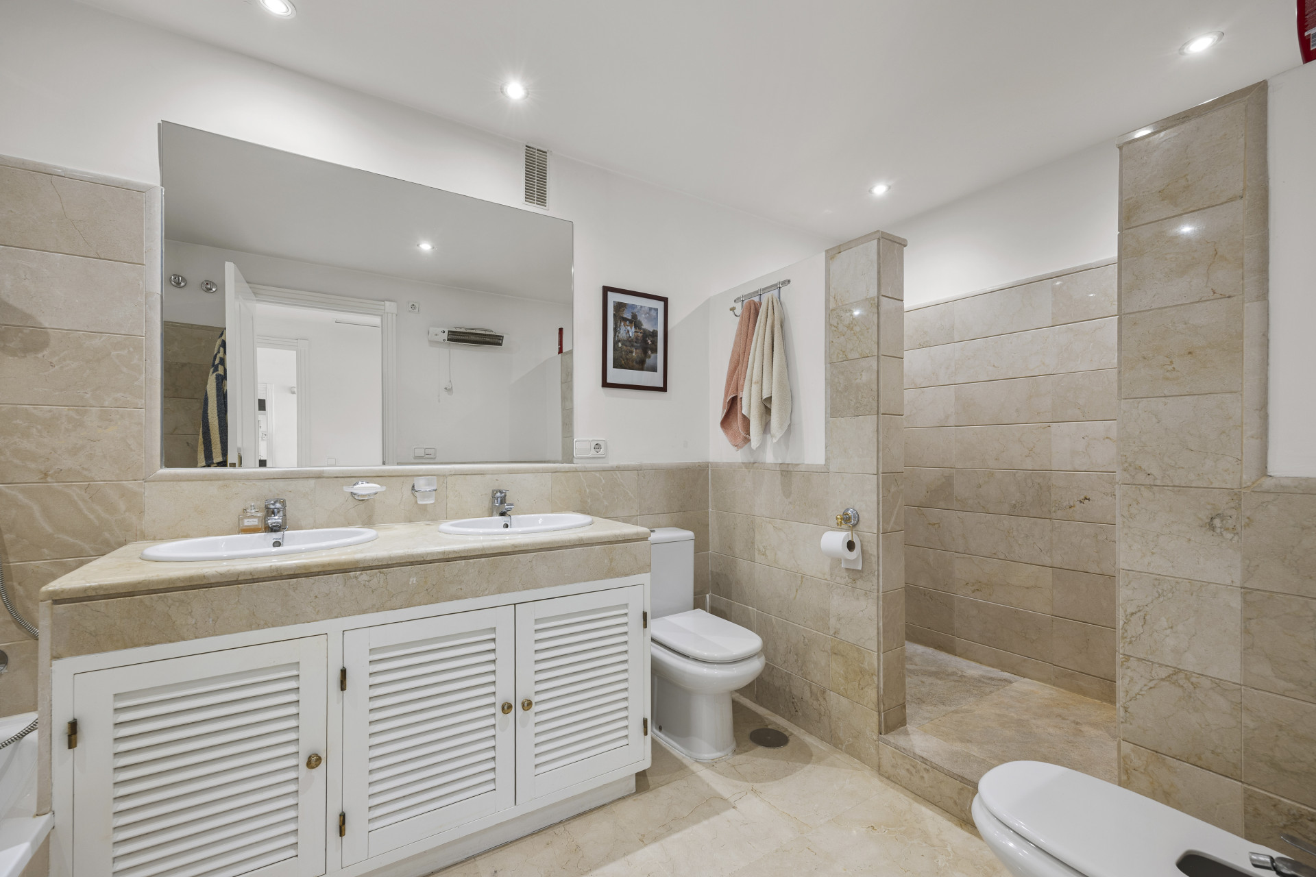 3 Bedroom Penthouse in Benahavís - Photo 20