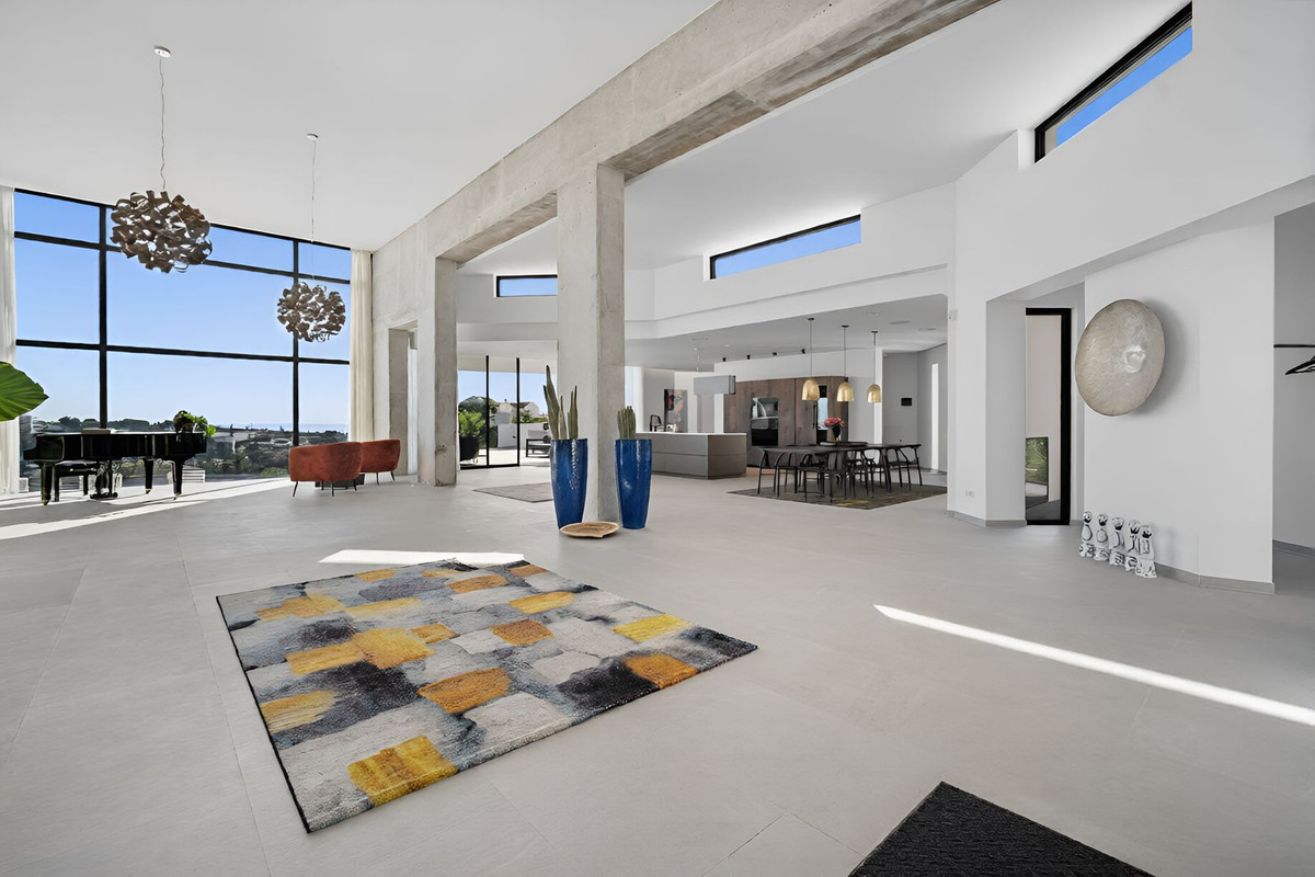 6 Bedroom Villa in Estepona - Photo 11