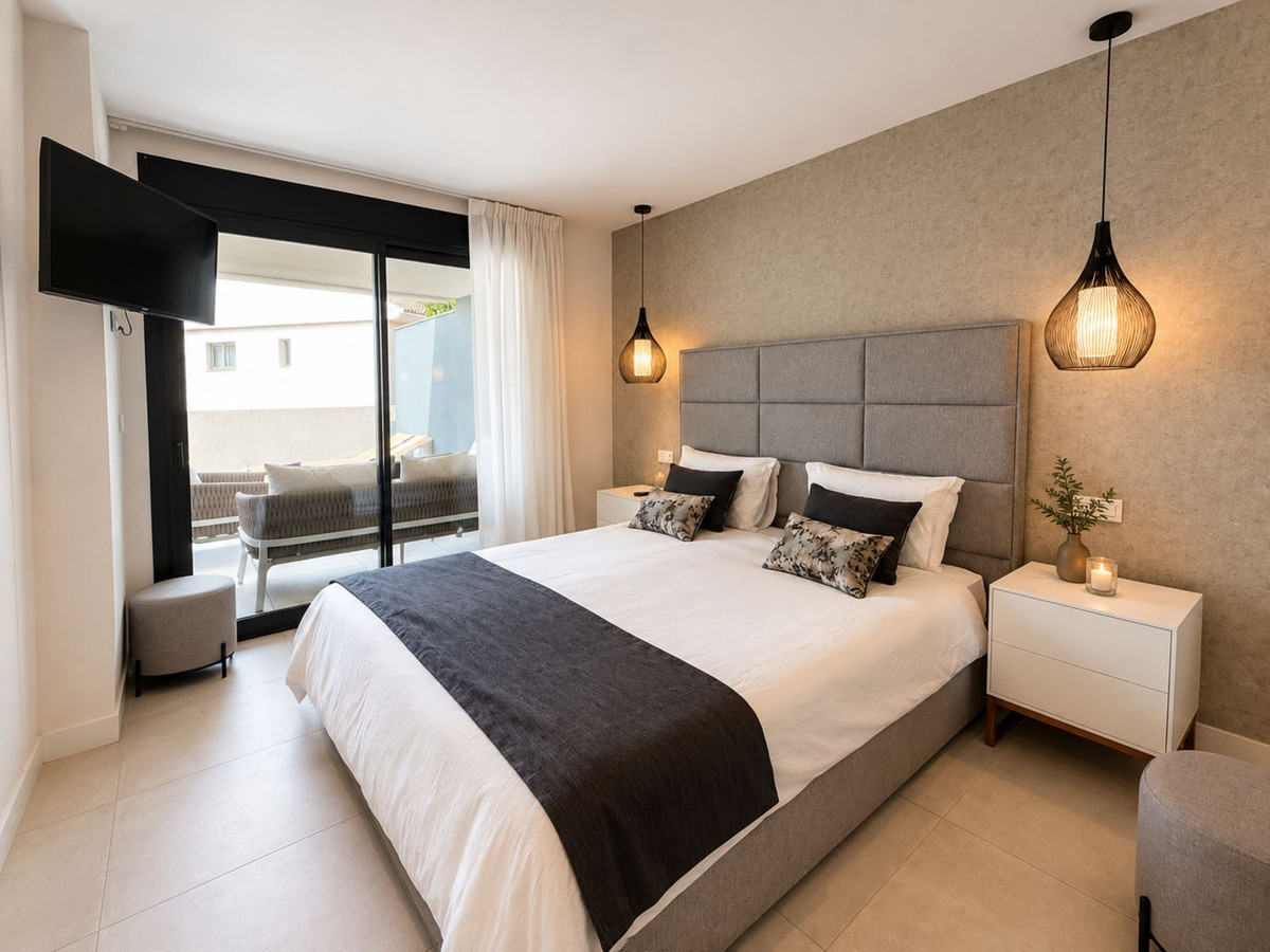 3 Bedroom Apartment in Estepona - Photo 7