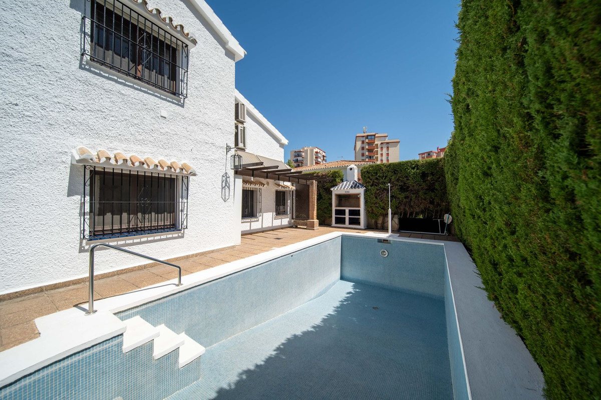 3 Bedroom Villa in Fuengirola - Photo 4