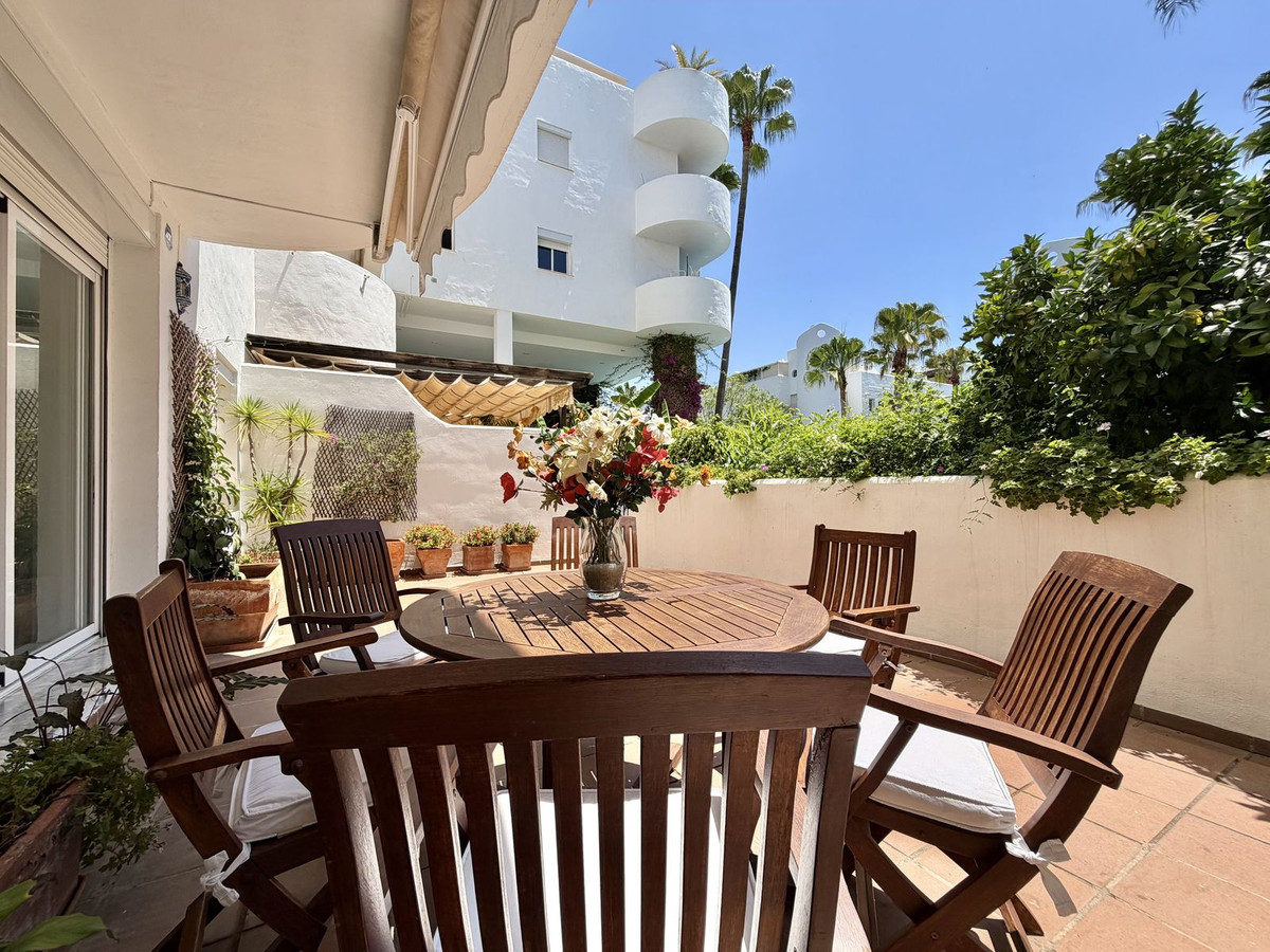 4 Bedroom Apartment in Marbella - Photo 9
