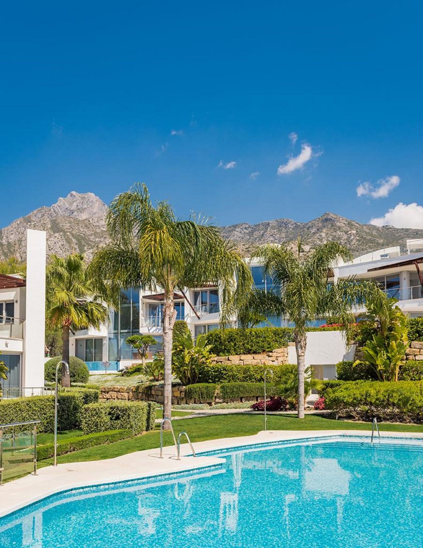 3 Bedroom Townhouse in Marbella - Photo 2