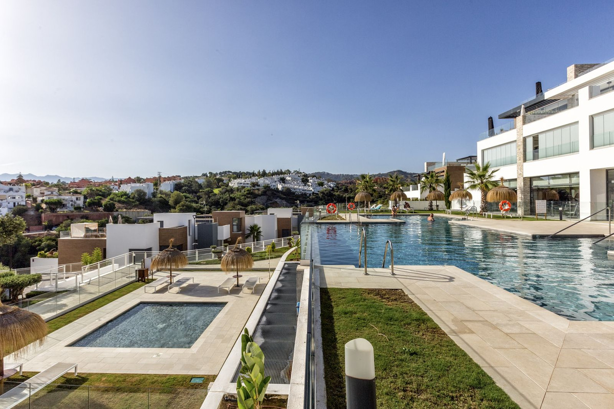 3 Bedroom Apartment in Marbella - Photo 8