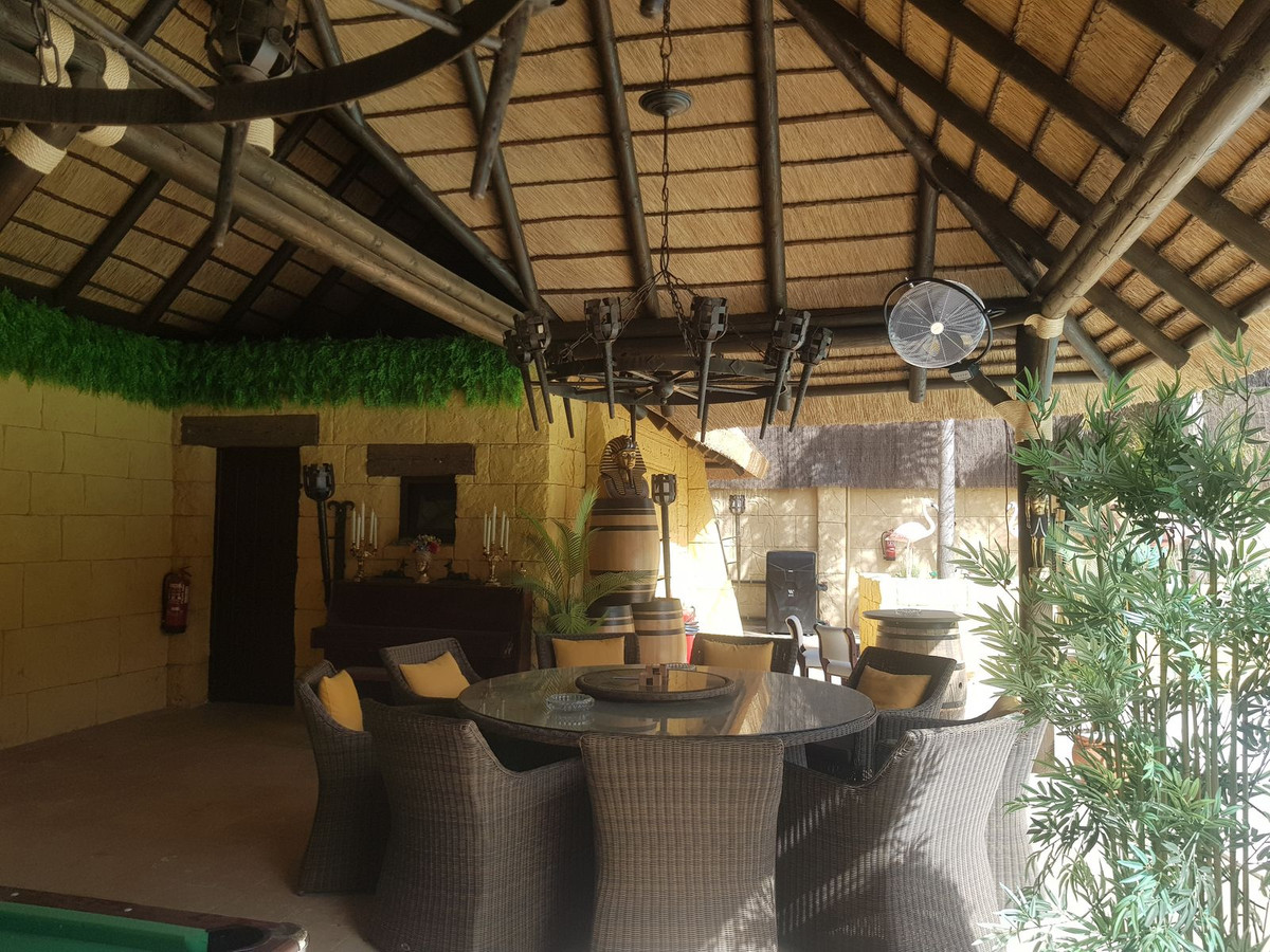 6 Bedroom Villa in Sotogrande - Photo 38
