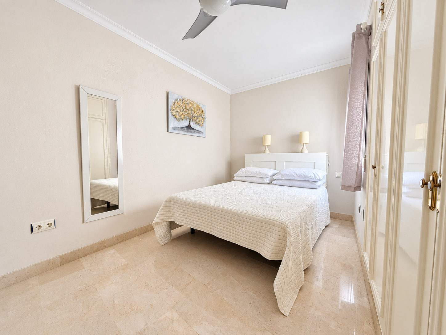 2 Bedroom Penthouse in Fuengirola - Photo 5