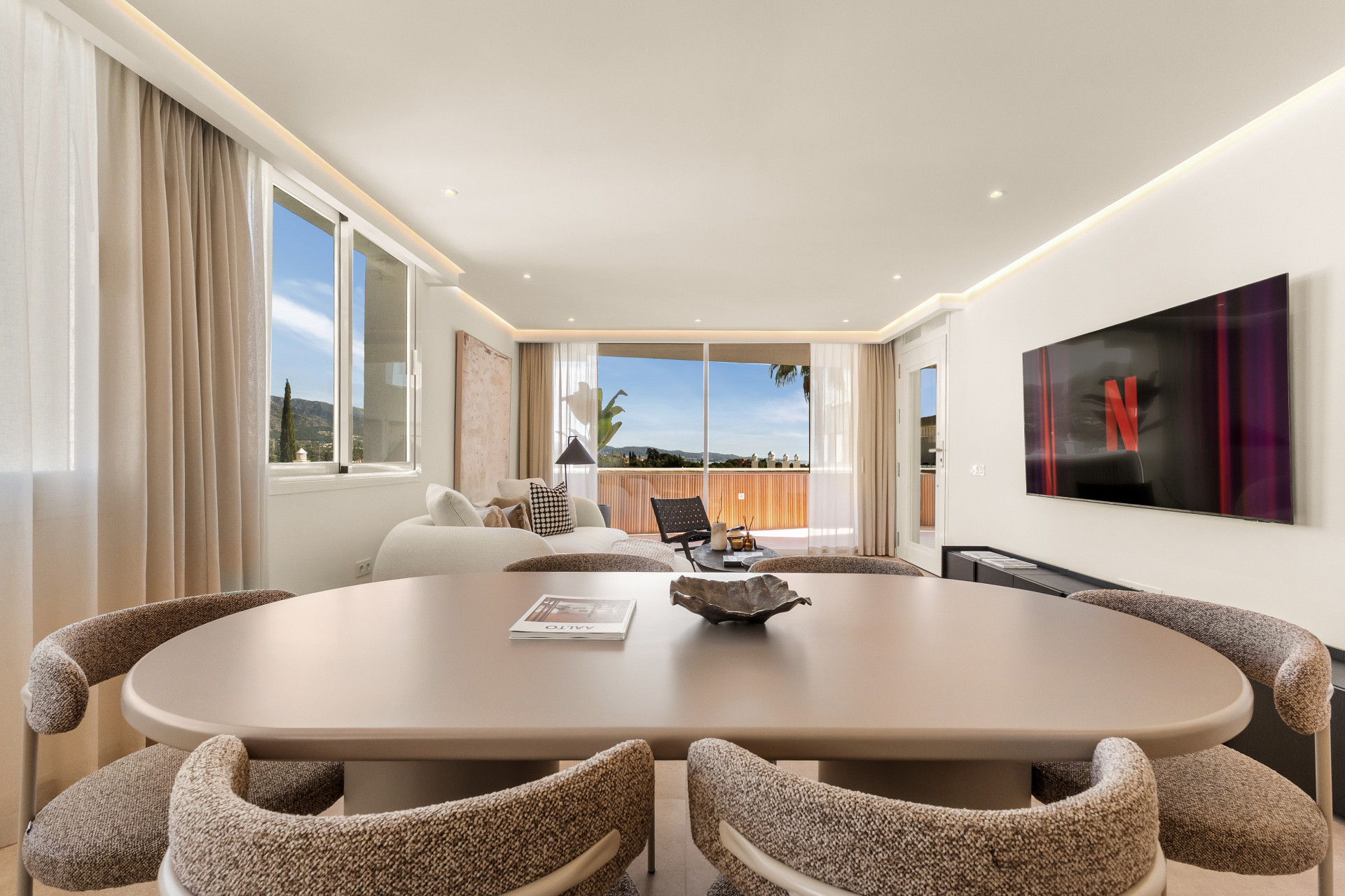 2 Bedroom Apartment in Marbella - Photo 16