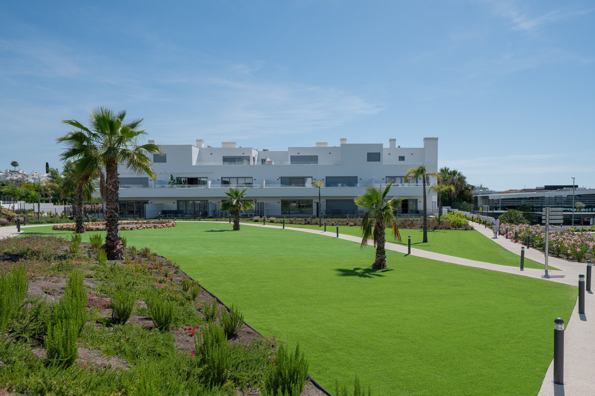 2 Bedroom Apartment in Estepona - Фото 27