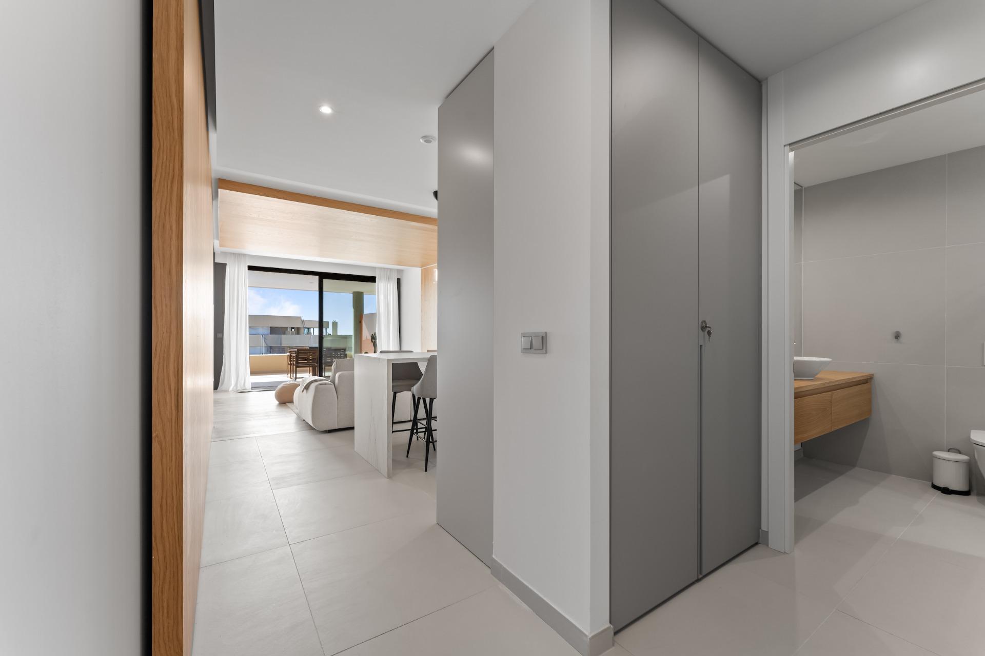 2 Bedroom Apartment in Fuengirola - Photo 7