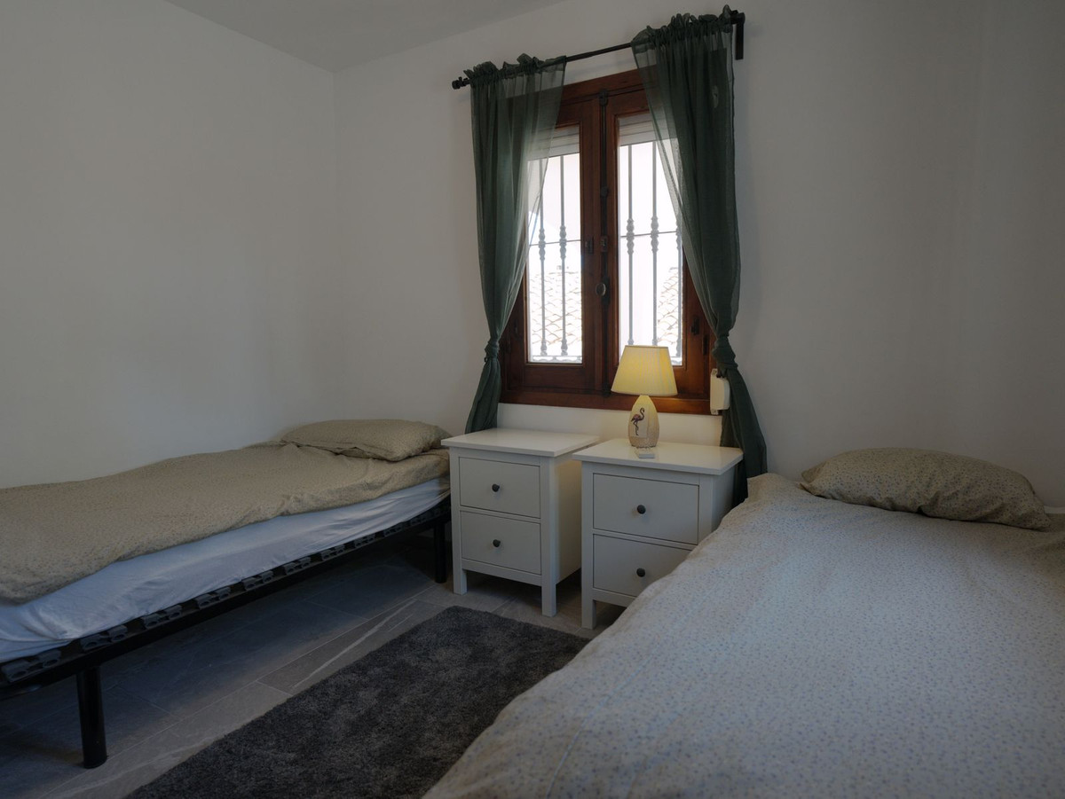 5 Bedroom Villa in Fuengirola - Photo 44
