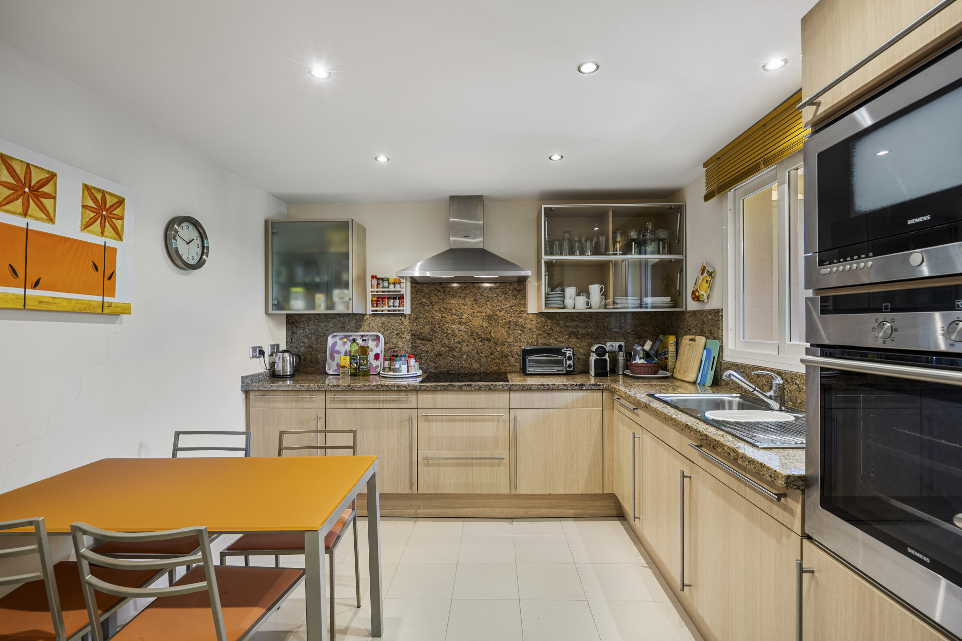 2 Bedroom Apartment in Estepona - Photo 11