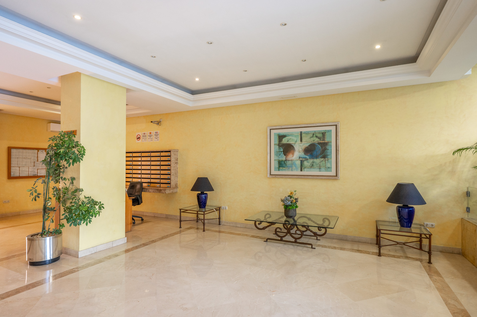 2 Bedroom Apartment in Marbella - Photo 27