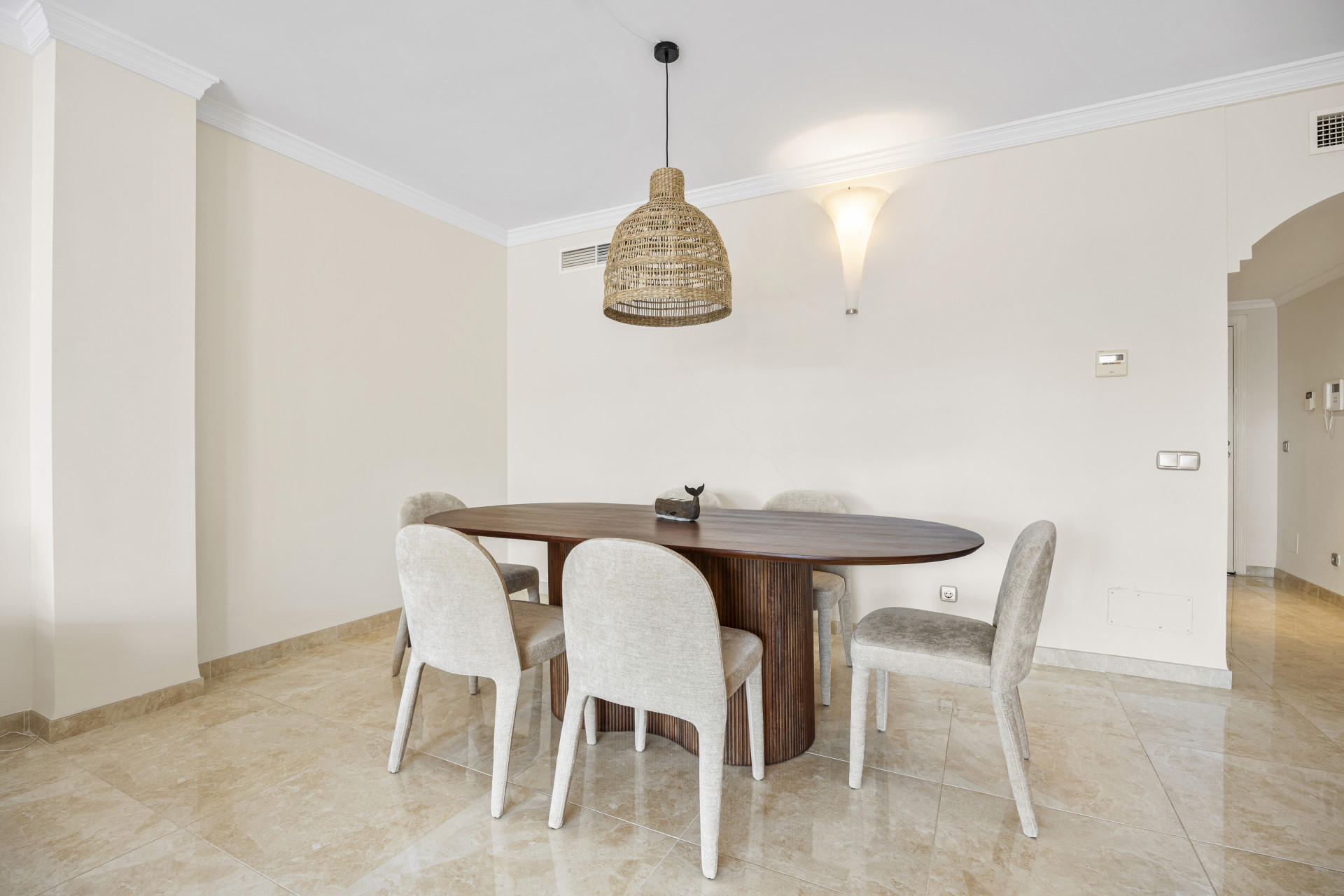 2 Bedroom Apartment in Estepona - Photo 8