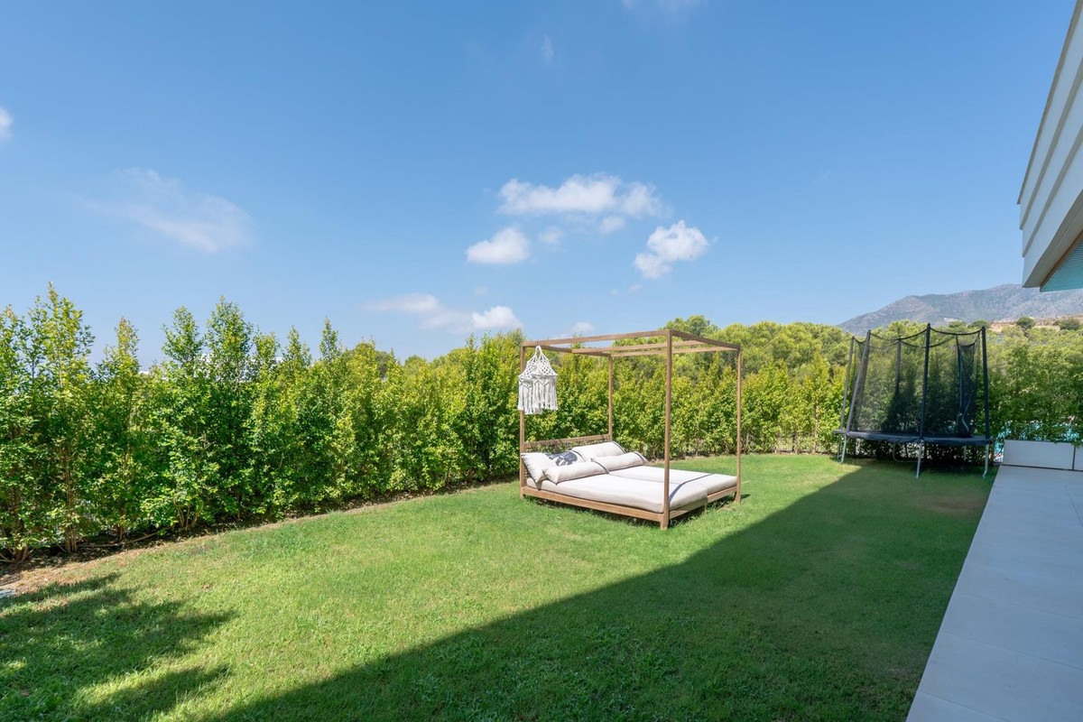3 Bedroom Apartment in Fuengirola - Photo 3