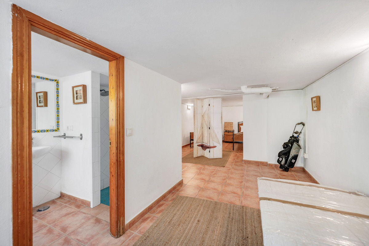 5 Bedroom Villa in Sotogrande - Photo 43