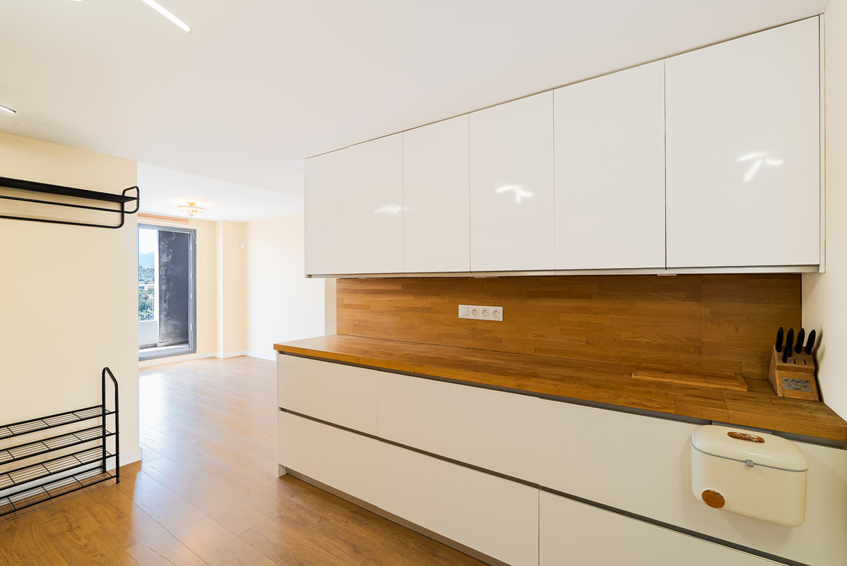 3 Bedroom Apartment in Estepona - Photo 6