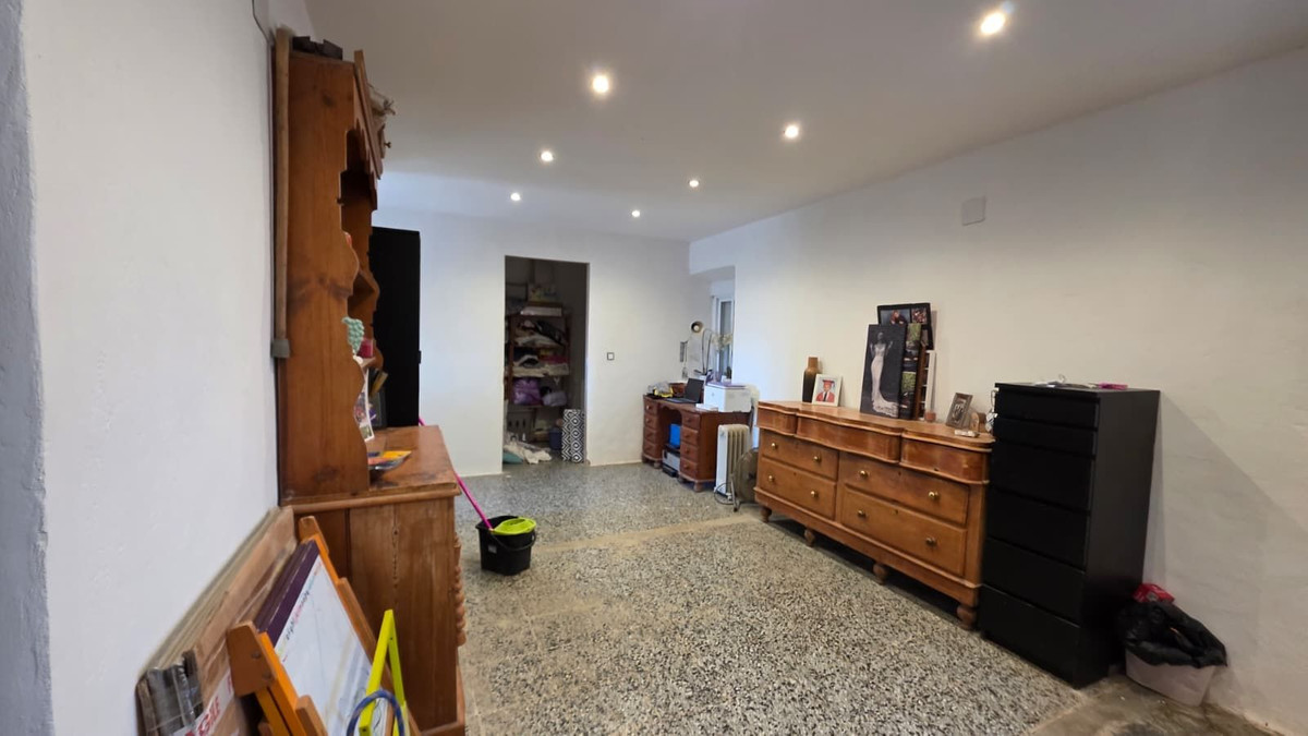 5 Bedroom Country house in Pizarra - Photo 5