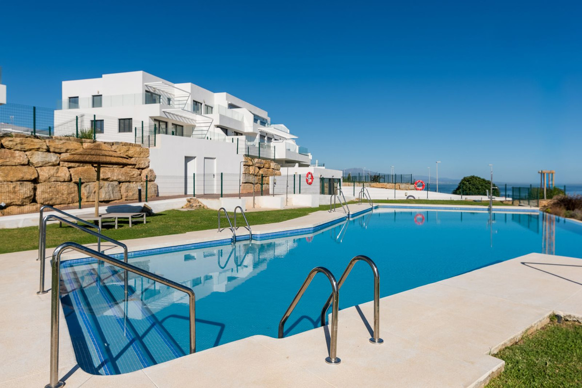 2 Bedroom Apartment in Casares - Photo 17