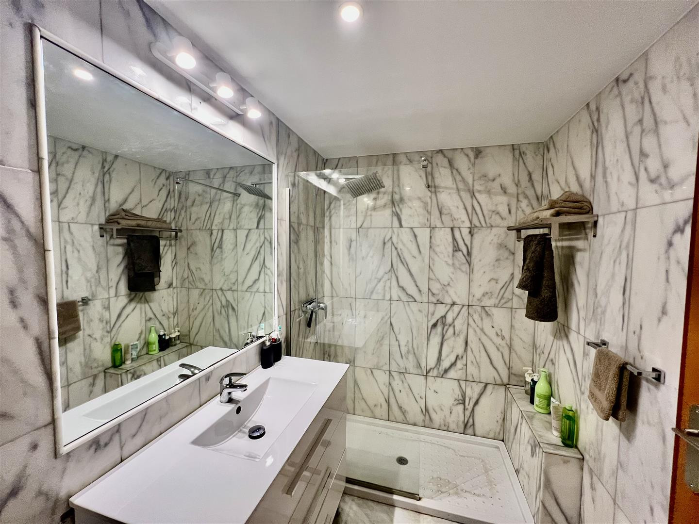 1 Bedroom Apartment in Estepona - Photo 18