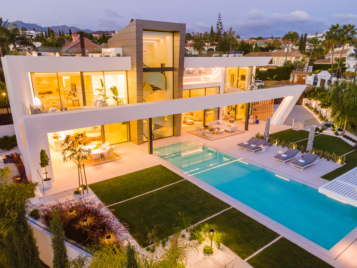 5 Bedroom Villa in Marbella - Photo 33
