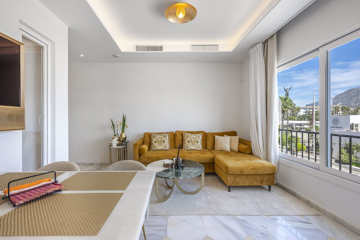 2 Bedroom Apartment in Marbella - Photo 4