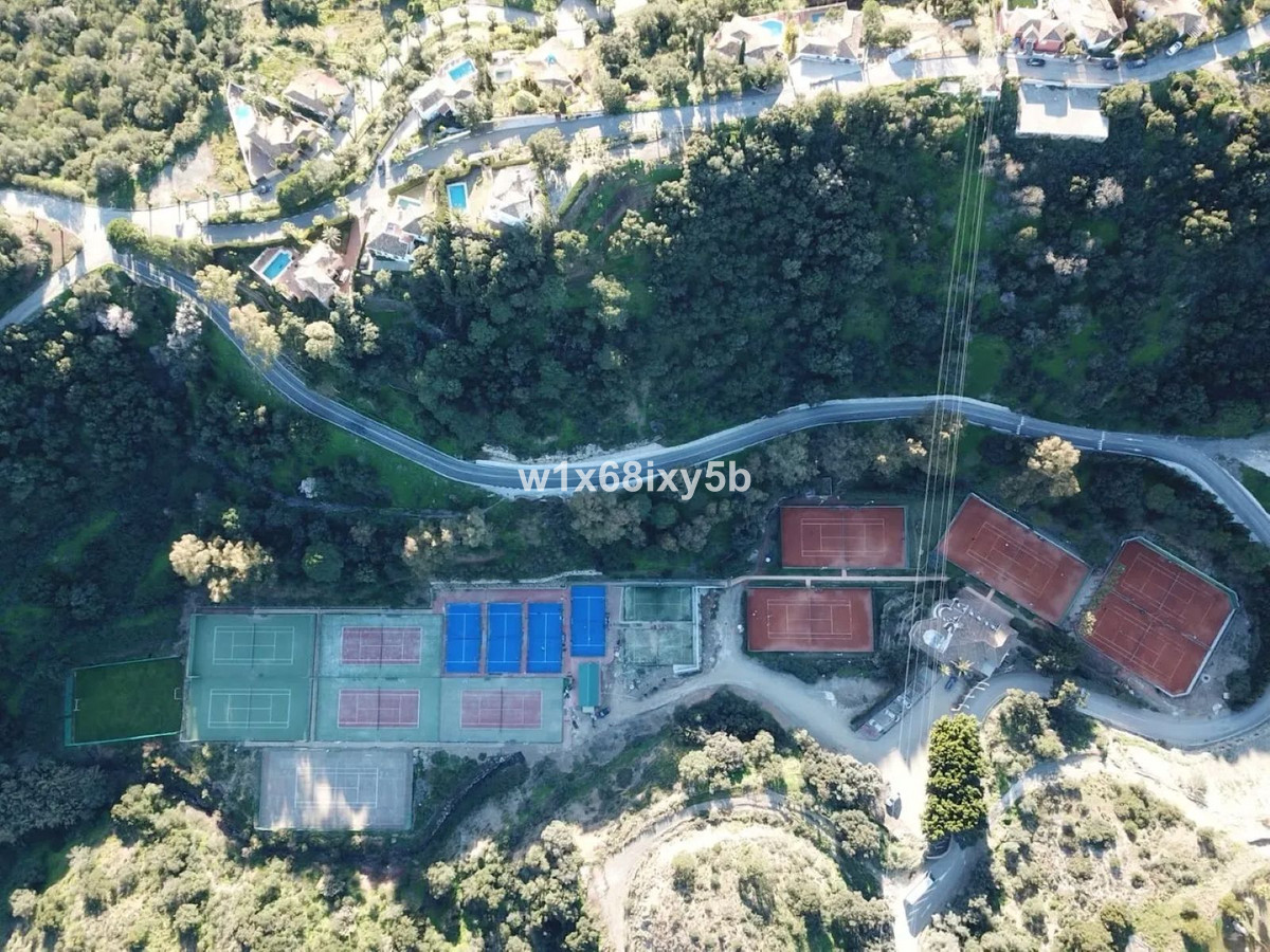 898 m² Plot in Estepona - Photo 10