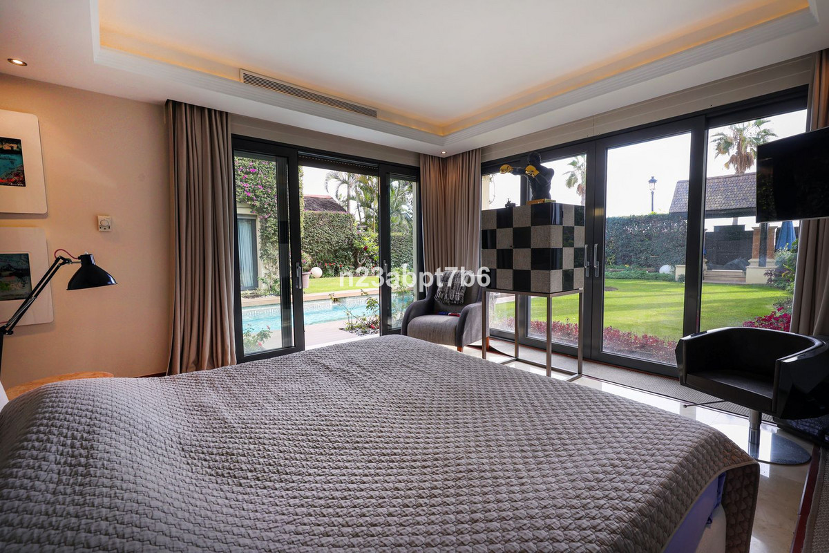4 Bedroom Villa in Marbella - Foto 25