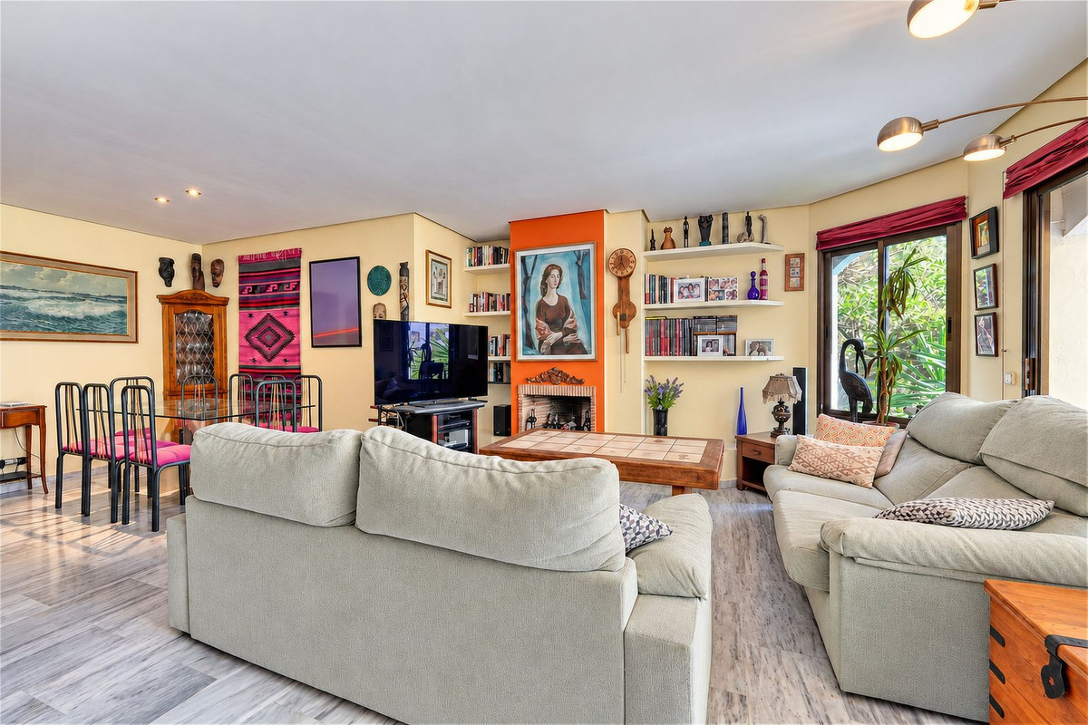 3 Bedroom Apartment in Marbella - Photo 8