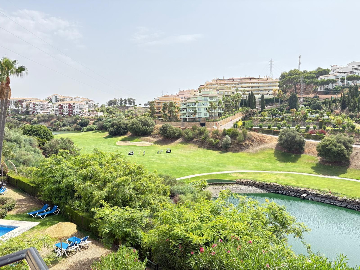 3-bedroom villa with pool in Malaga, Spain – Photo 1
