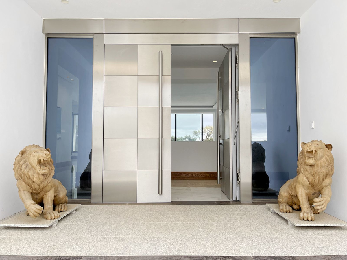 6 Bedroom Villa in San Roque - Photo 10
