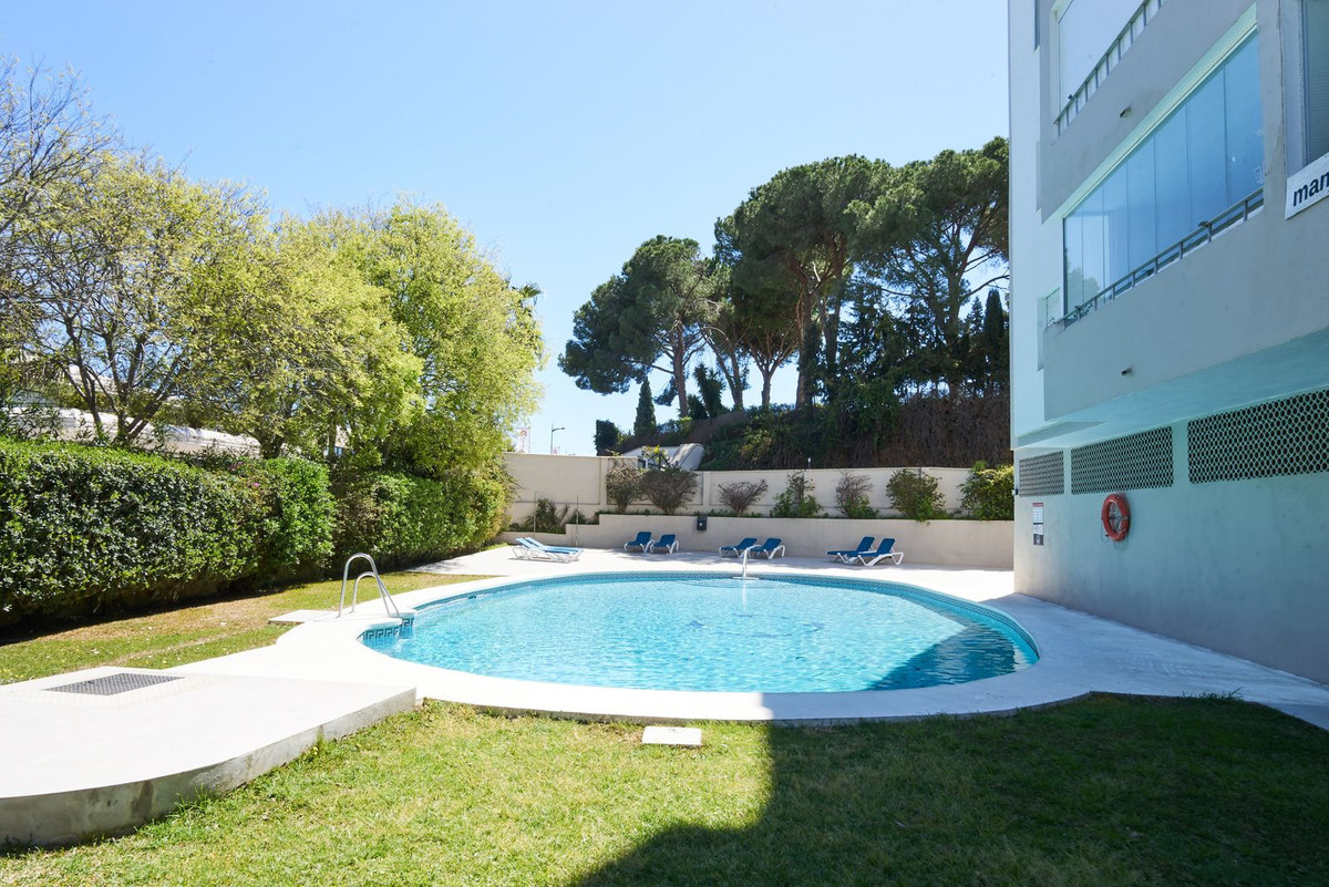 2 Bedroom Apartment in Marbella - Photo 29