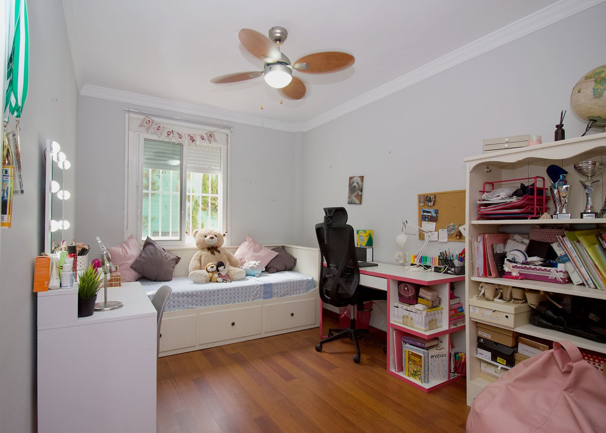 4 Bedroom Townhouse in Coín - Foto 16