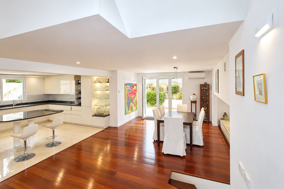 3 Bedroom Villa in Marbella - Photo 6