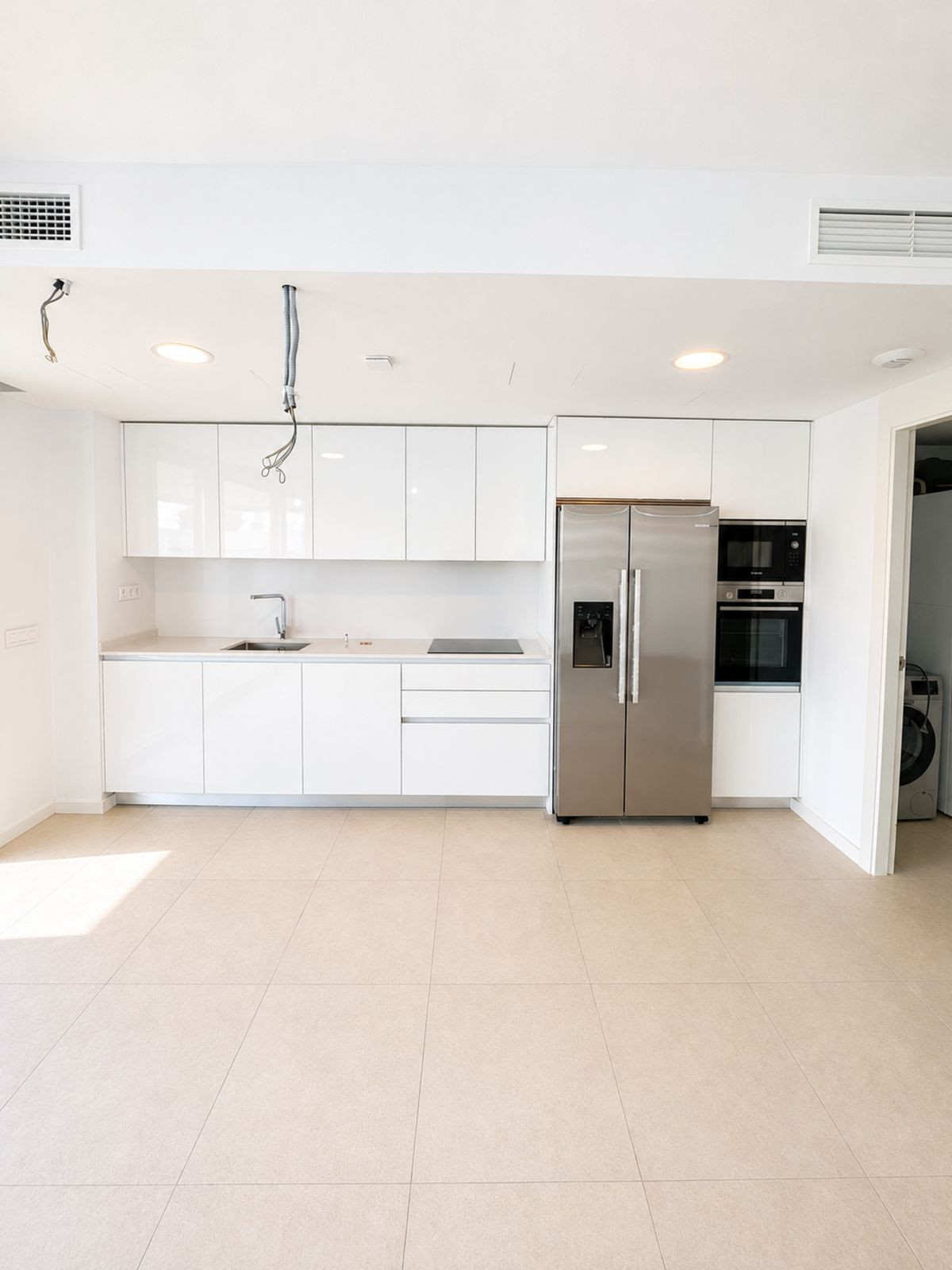 2 Bedroom Apartment in Torremolinos - Photo 7
