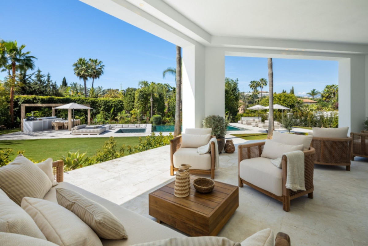 5 Bedroom Villa in Marbella - Photo 12