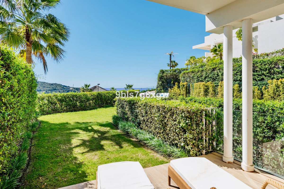 3 Bedroom Apartment in Benahavís - Photo 22