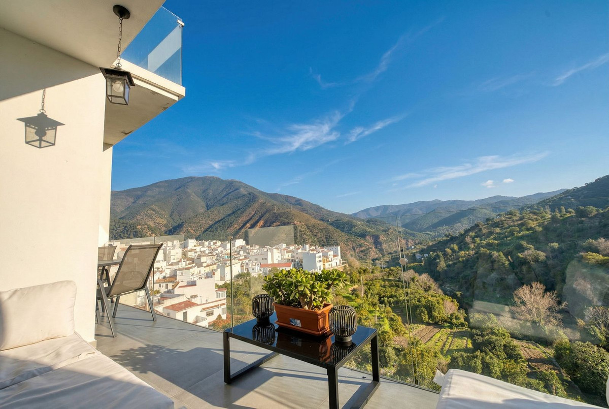 4 Bedroom Villa in Istán - Photo 43