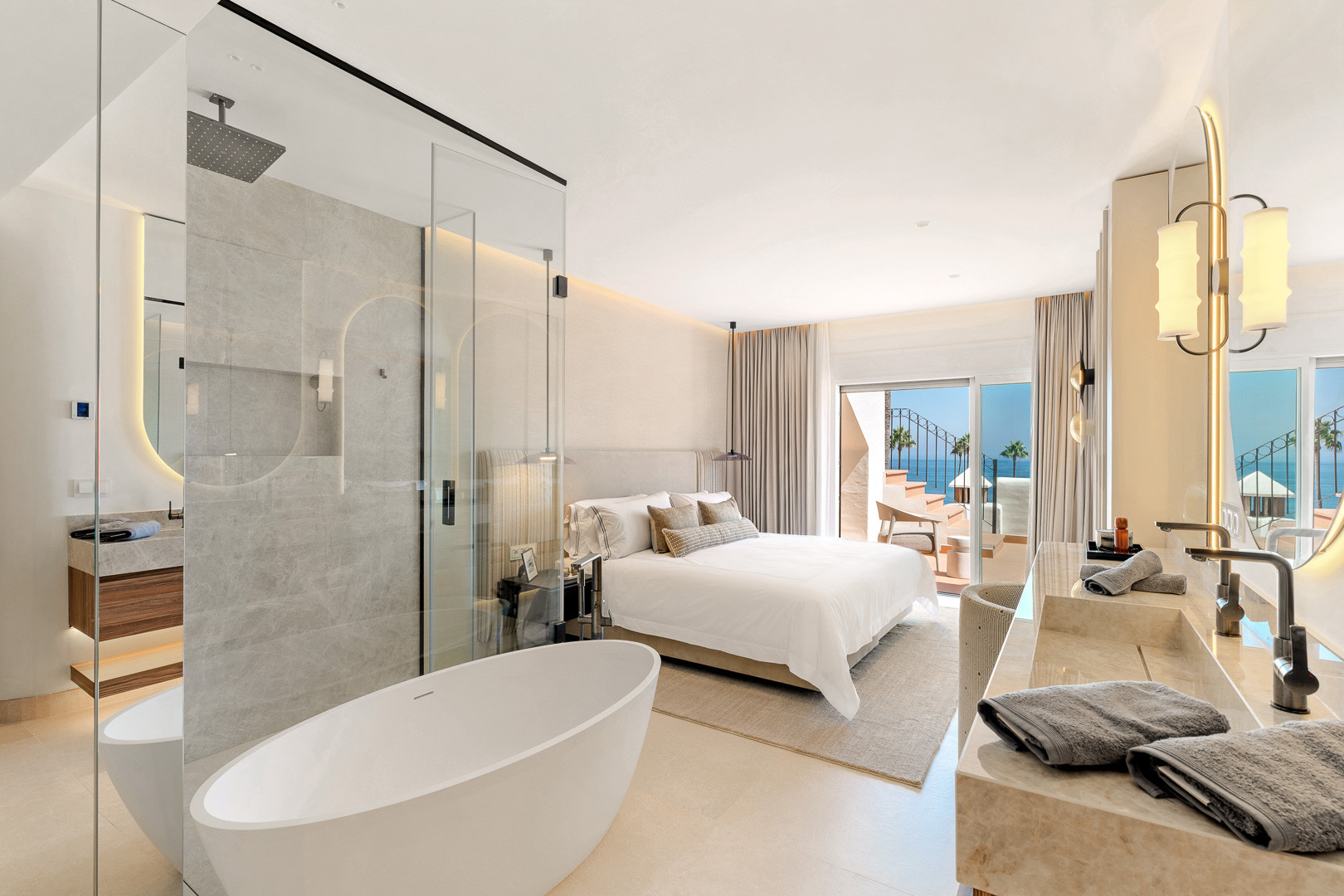 3 Bedroom Penthouse in Estepona - Photo 17