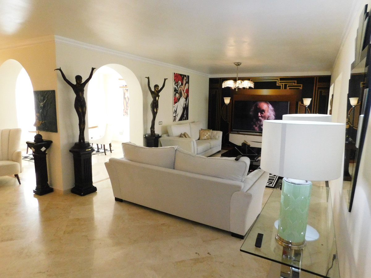 3 Bedroom Penthouse in San Pedro de Alcántara - Photo 10