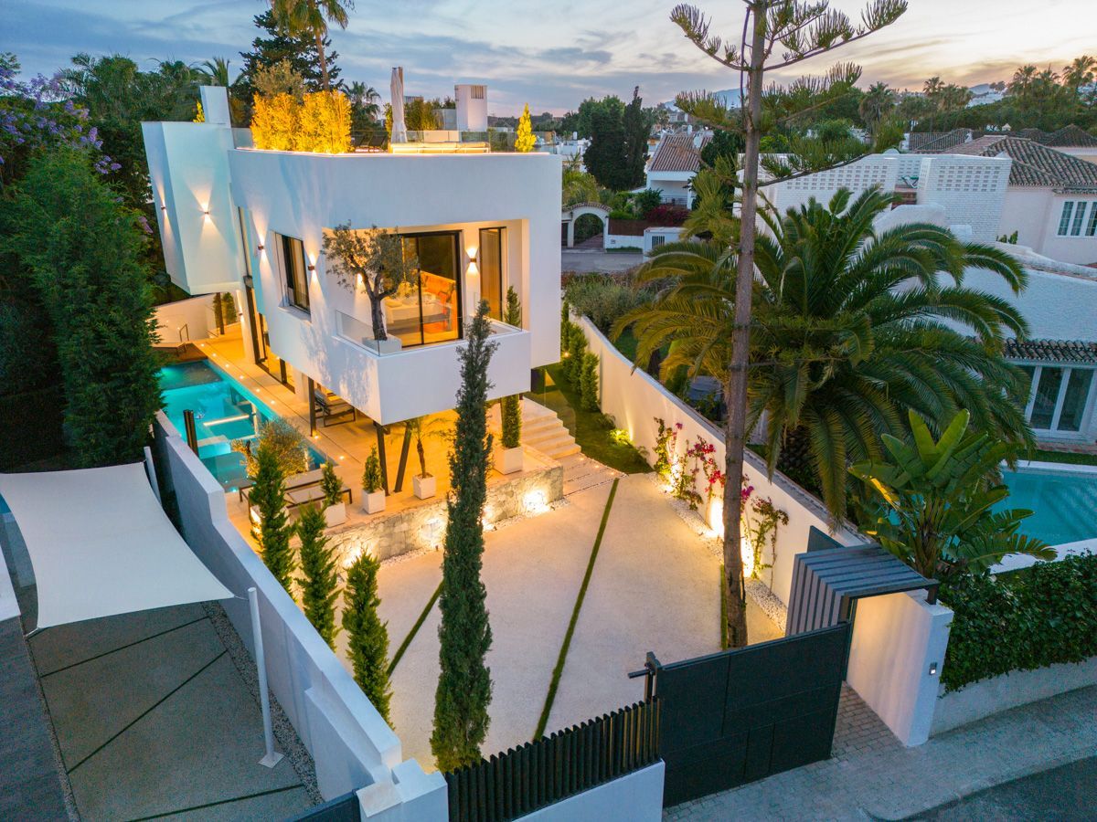 5 Bedroom Villa in Marbella - Photo 3