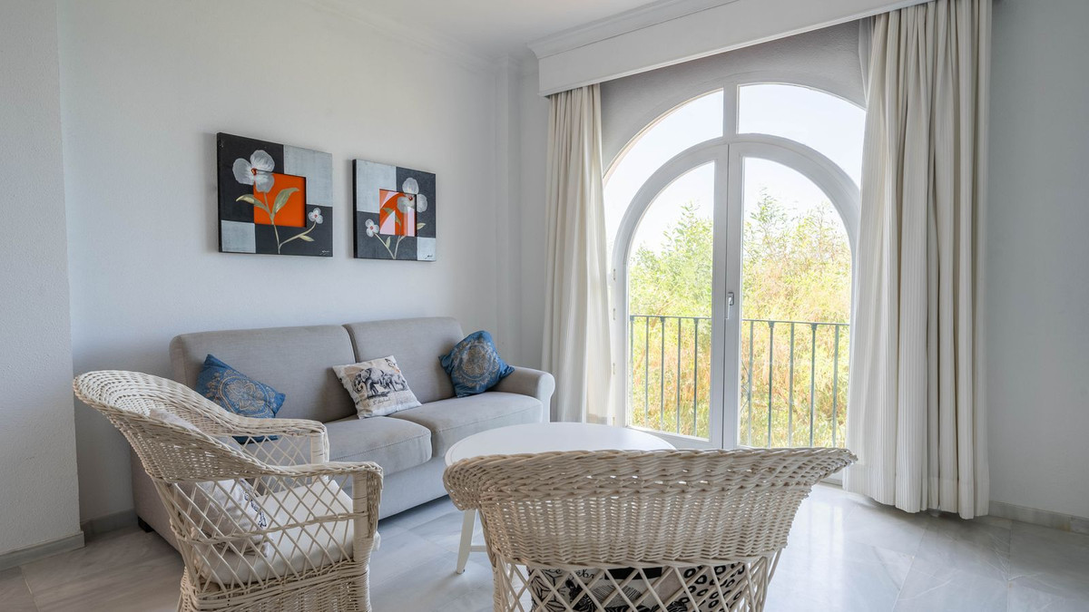5 Bedroom Villa in Estepona - Photo 22