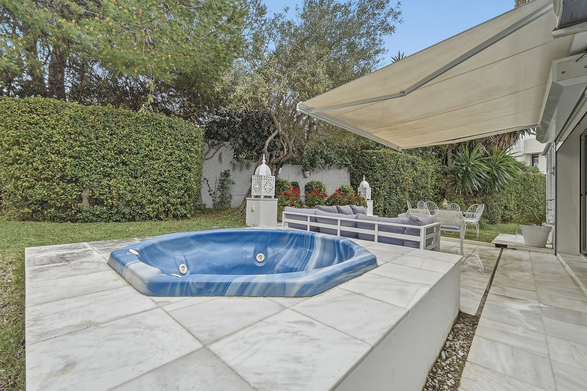 7 Bedroom Villa in Marbella - Photo 10