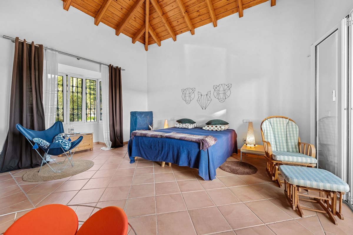 6 Bedroom Villa in Sotogrande - Photo 42
