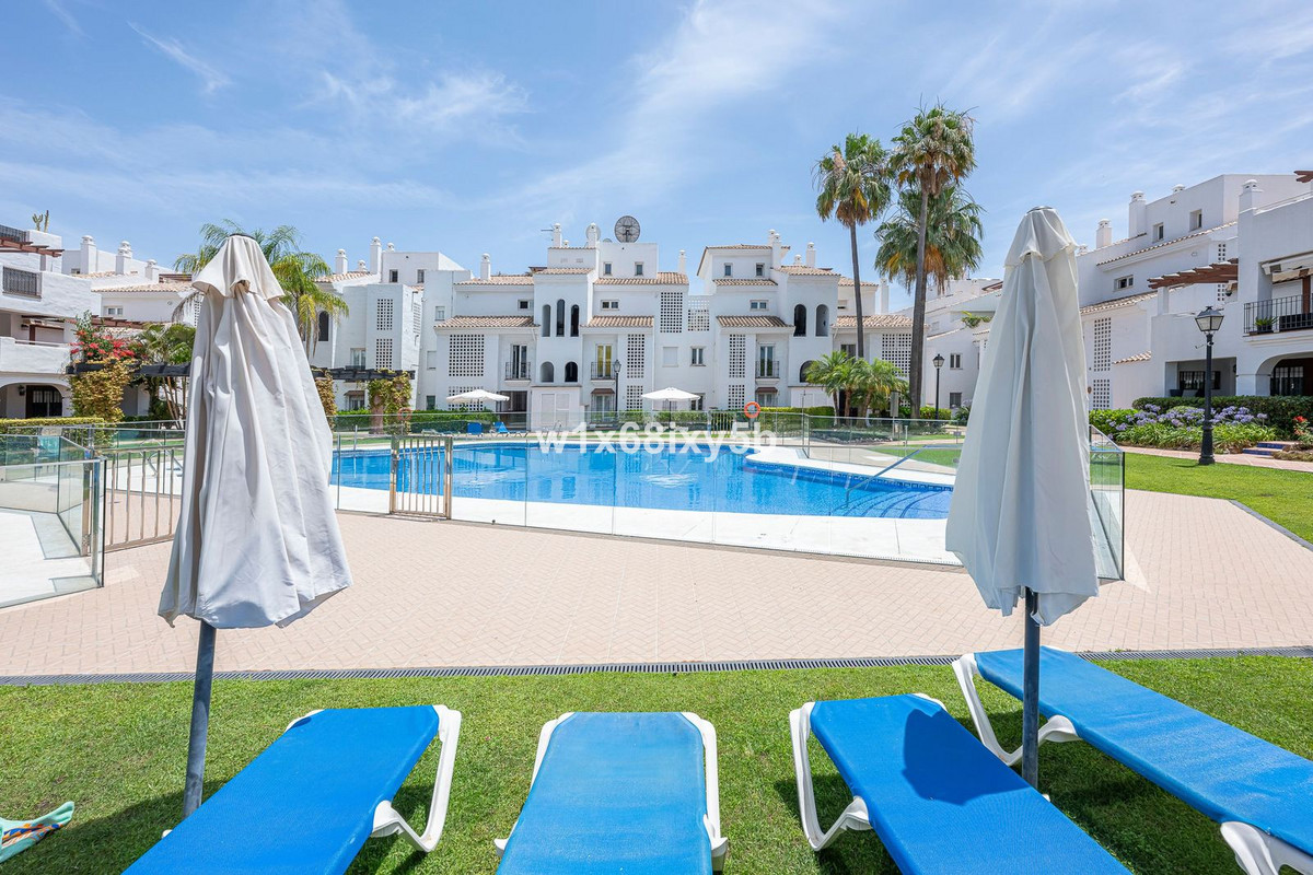 3 Bedroom Apartment in San Pedro de Alcántara - Photo 5
