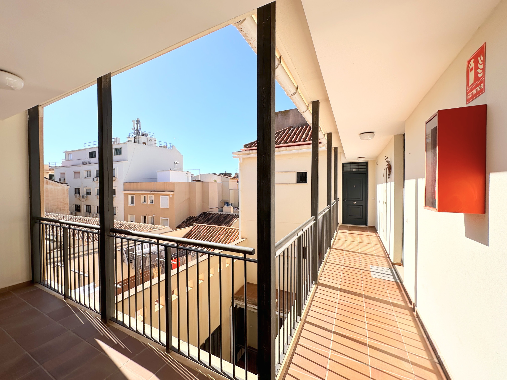 2 Bedroom Apartment in Málaga - Photo 27