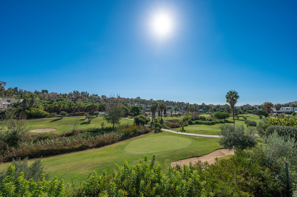 5 Bedroom Villa in Estepona - Photo 17
