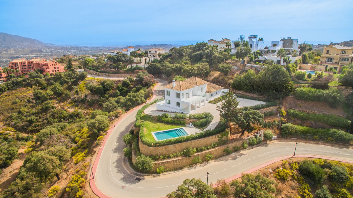 4 Bedroom Villa in Marbella - Photo 39
