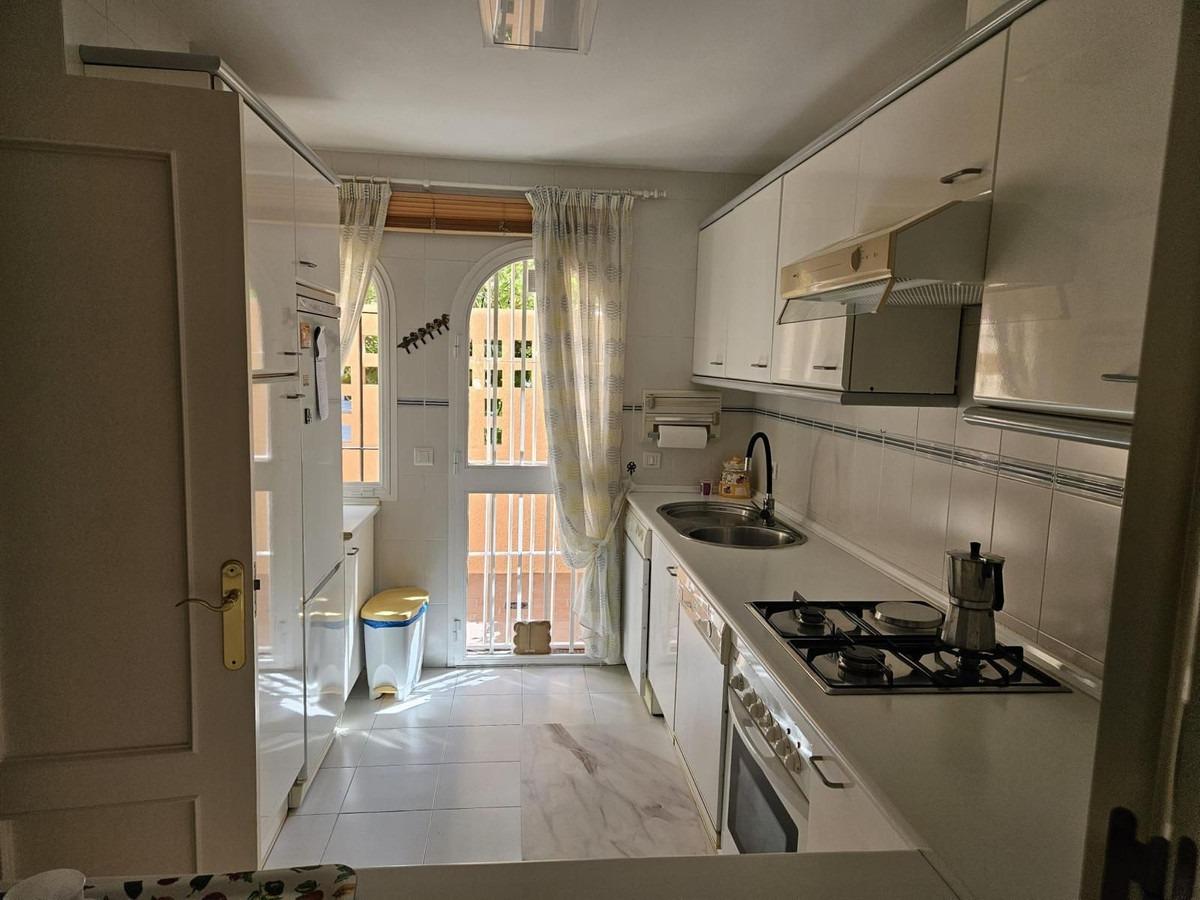 3 Bedroom Townhouse in Marbella - Photo 16