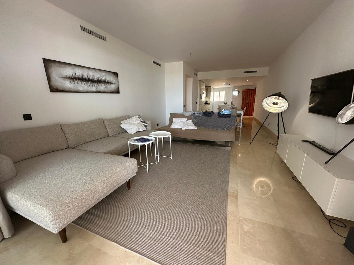 2 Bedroom Apartment in Marbella - Photo 2