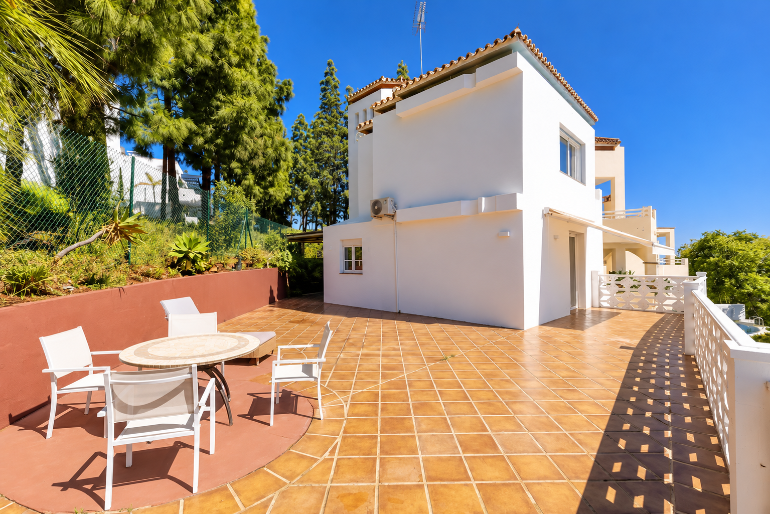 3 Bedroom Villa in Marbella - Photo 3