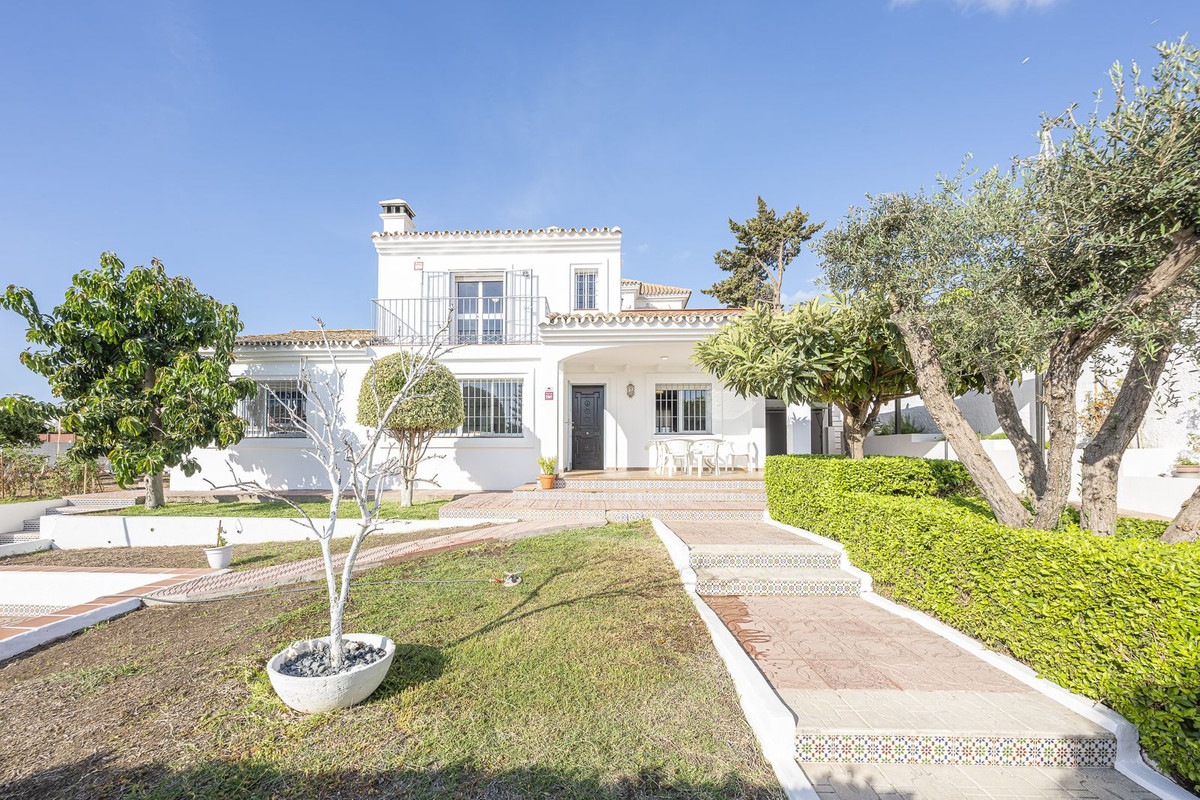 3 Bedroom Villa in Estepona - Photo 22